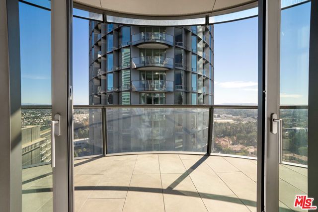 211 W Elm Court 16B, Los Angeles, CA 90067