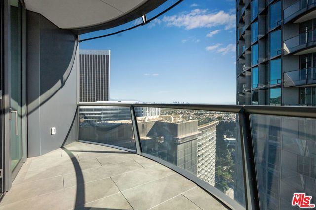 211 W Elm Court 16B, Los Angeles, CA 90067