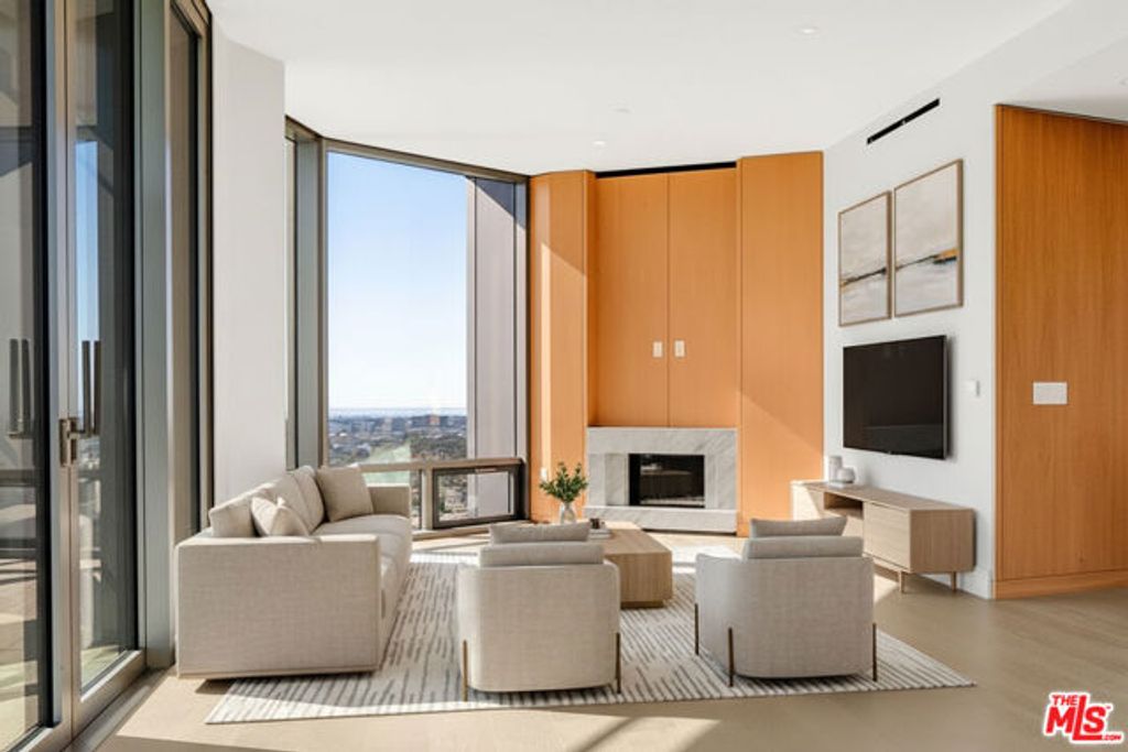 211 W Elm Court 16B, Los Angeles, CA 90067