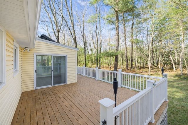 41 Dunster Rd, Bedford, MA 01730