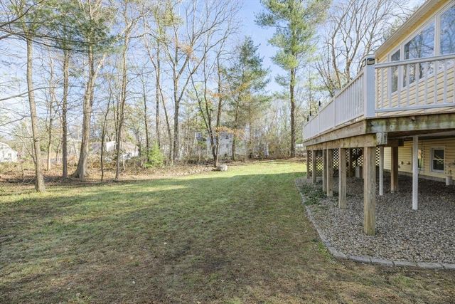 41 Dunster Rd, Bedford, MA 01730