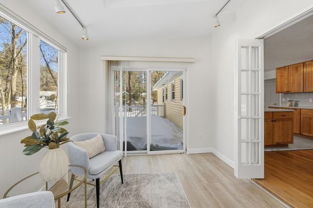 41 Dunster Rd, Bedford, MA 01730