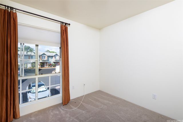 94-686 Lumiauau Street UU 204, Waipahu, HI 96797