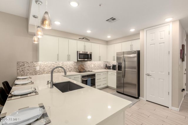 250 W QUEEN CREEK Road 131, Chandler, AZ 85248