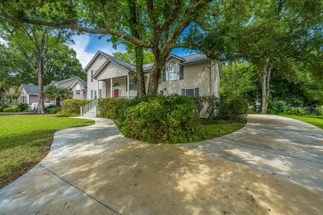 230 Marsh Oaks Drive, Charleston, SC 29407