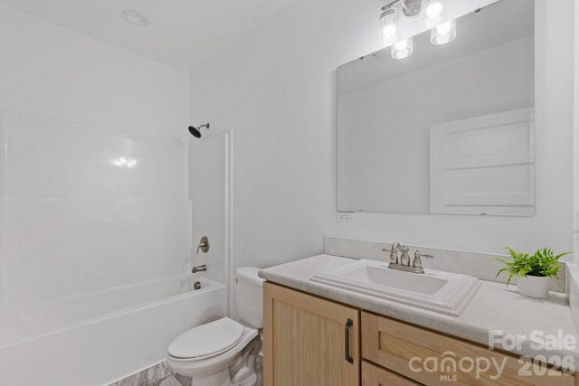 139 Mullinax Drive, Hendersonville, NC 28792