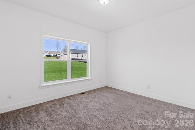 139 Mullinax Drive, Hendersonville, NC 28792