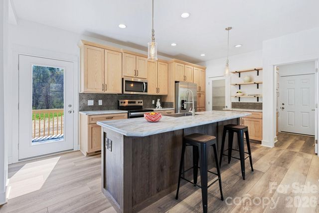 139 Mullinax Drive, Hendersonville, NC 28792
