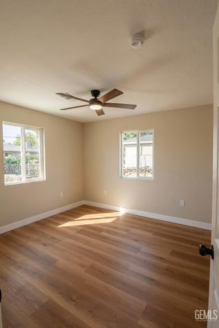 2212 Larcus Avenue, Bakersfield, CA 93307