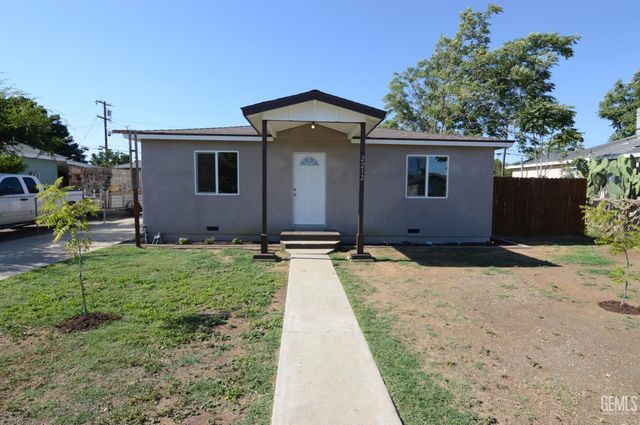 2212 Larcus Avenue, Bakersfield, CA 93307