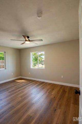 2212 Larcus Avenue, Bakersfield, CA 93307