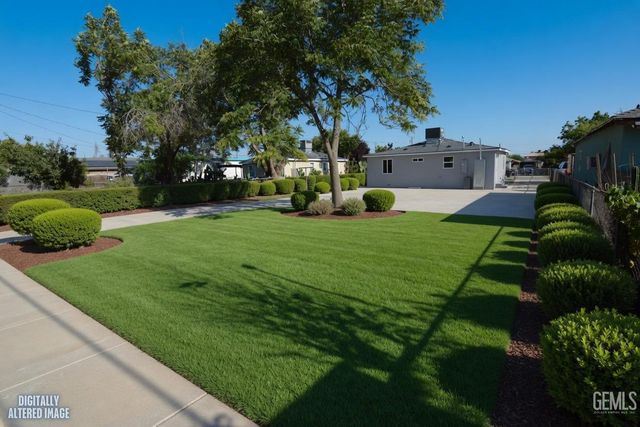 2212 Larcus Avenue, Bakersfield, CA 93307