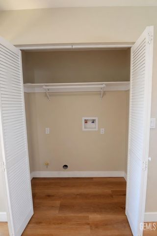 2212 Larcus Avenue, Bakersfield, CA 93307