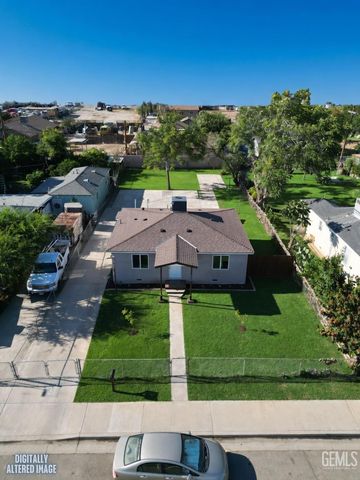 2212 Larcus Avenue, Bakersfield, CA 93307