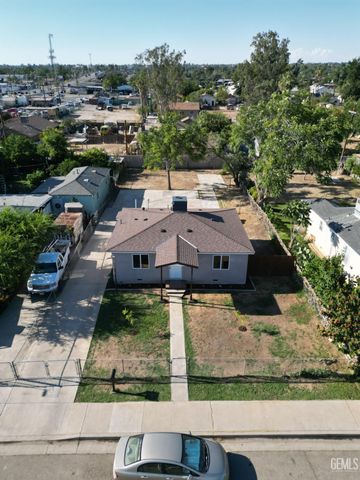 2212 Larcus Avenue, Bakersfield, CA 93307