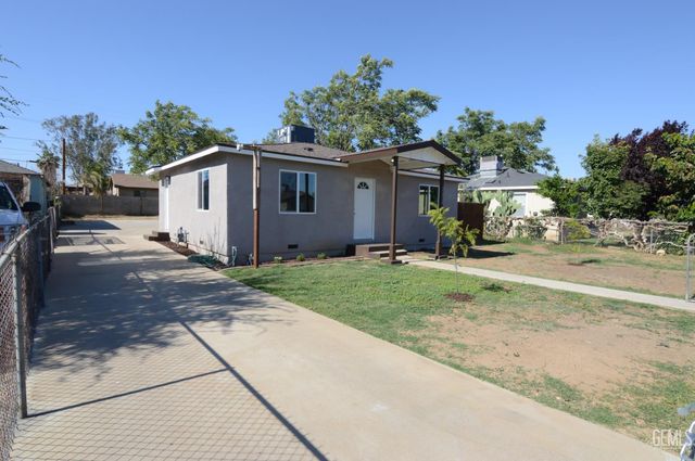 2212 Larcus Avenue, Bakersfield, CA 93307