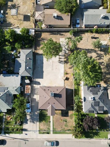 2212 Larcus Avenue, Bakersfield, CA 93307