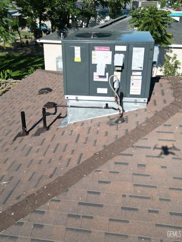 2212 Larcus Avenue, Bakersfield, CA 93307