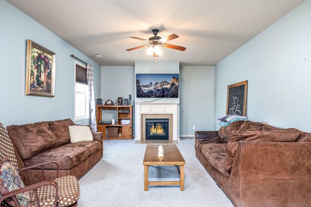 2034 Austin Dr, Spring Hill, TN 37174
