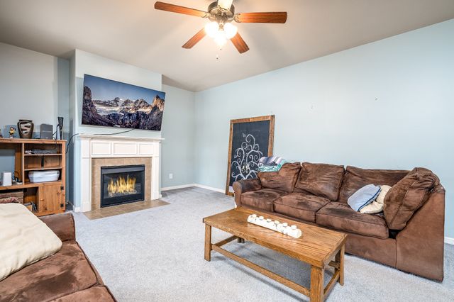 2034 Austin Dr, Spring Hill, TN 37174