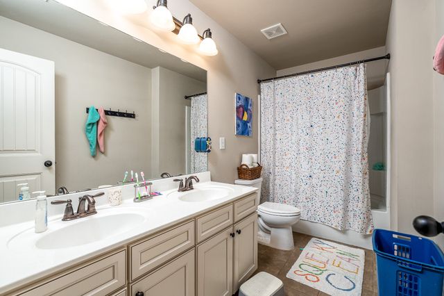 2034 Austin Dr, Spring Hill, TN 37174