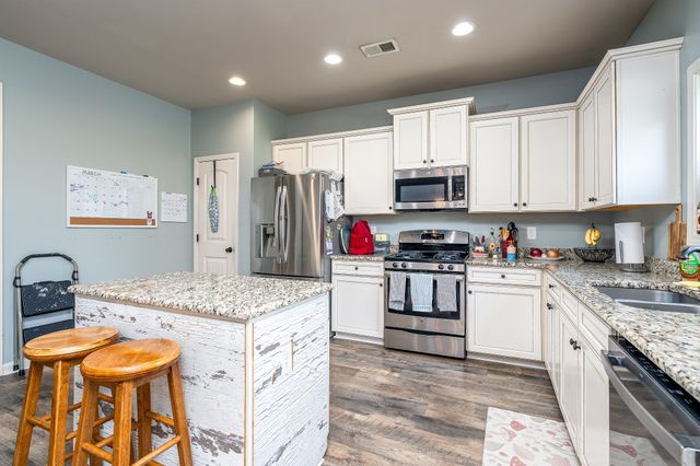 2034 Austin Dr, Spring Hill, TN 37174