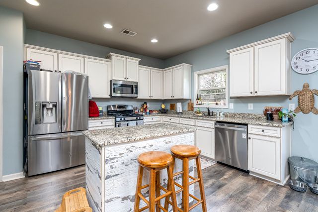 2034 Austin Dr, Spring Hill, TN 37174