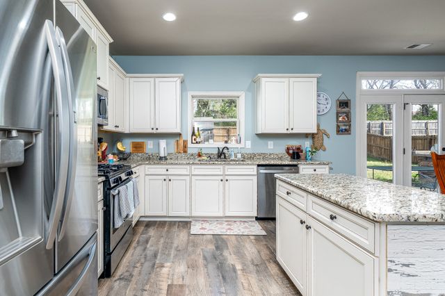 2034 Austin Dr, Spring Hill, TN 37174