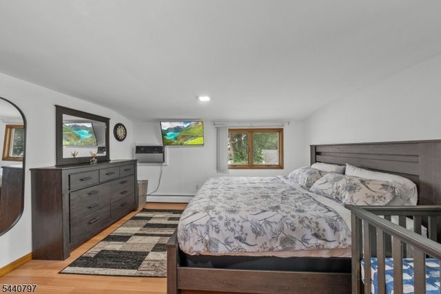 101 Maple Hill Rd, Clifton City, NJ 07013