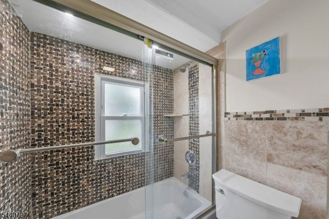 101 Maple Hill Rd, Clifton City, NJ 07013