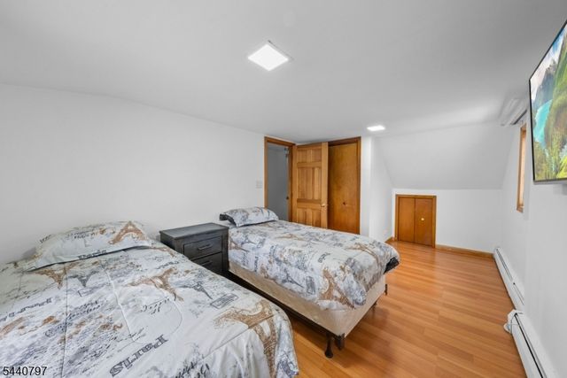 101 Maple Hill Rd, Clifton City, NJ 07013