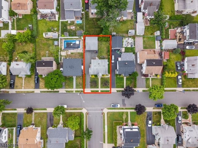 101 Maple Hill Rd, Clifton City, NJ 07013