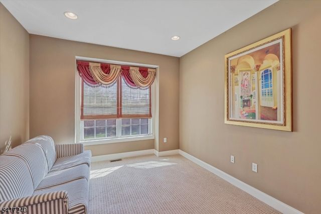 4 ELM DR, Clinton Twp., NJ 08809