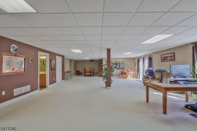 4 ELM DR, Clinton Twp., NJ 08809