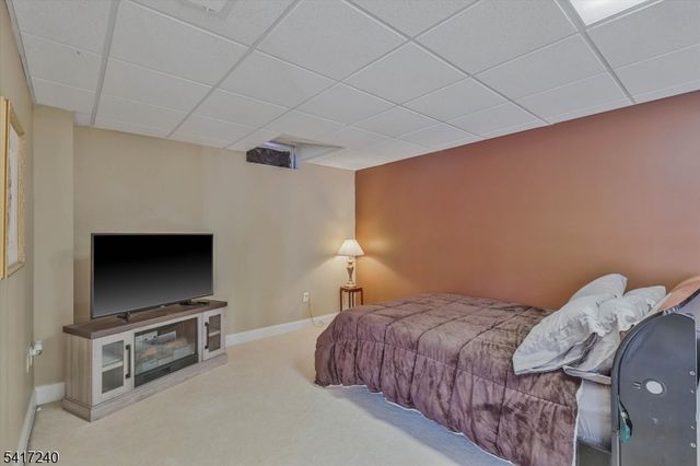 4 ELM DR, Clinton Twp., NJ 08809