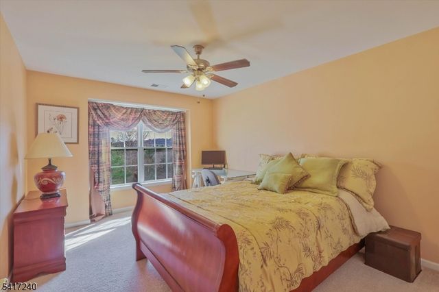 4 ELM DR, Clinton Twp., NJ 08809