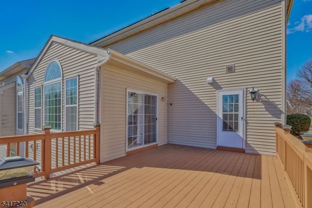 4 ELM DR, Clinton Twp., NJ 08809