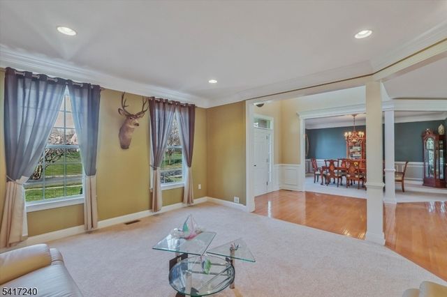 4 ELM DR, Clinton Twp., NJ 08809