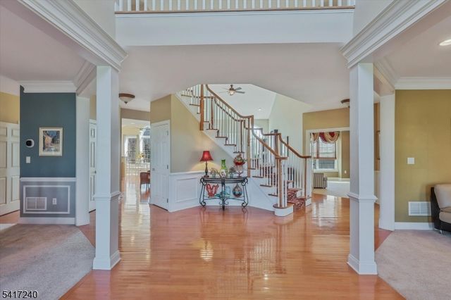 4 ELM DR, Clinton Twp., NJ 08809