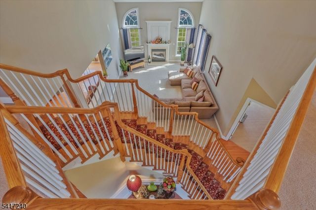 4 ELM DR, Clinton Twp., NJ 08809