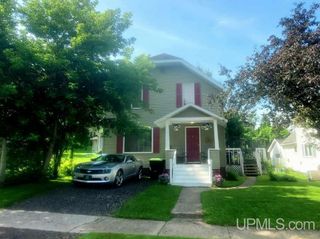 607 E D St, Iron Mountain, MI 49801