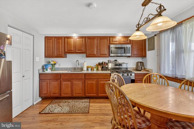 7868 SAINT BRIDGET LN, Baltimore, MD 21222