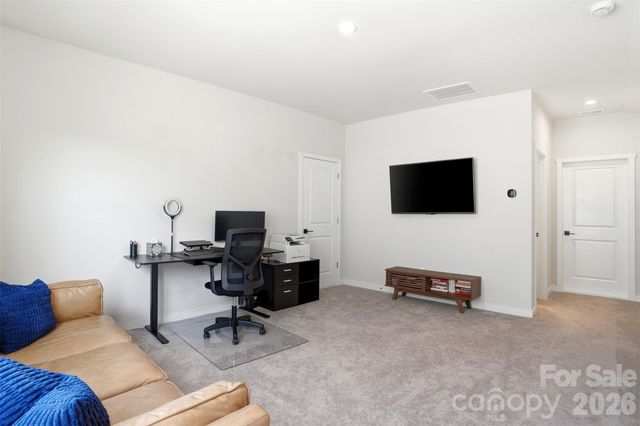 7104 Wayfarer Drive, Charlotte, NC 28269