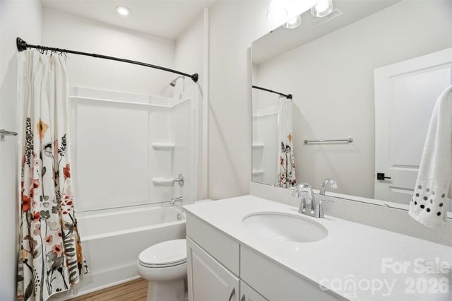 7104 Wayfarer Drive, Charlotte, NC 28269