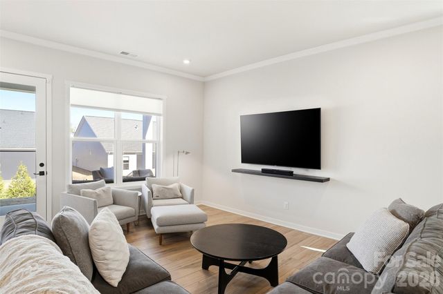 7104 Wayfarer Drive, Charlotte, NC 28269