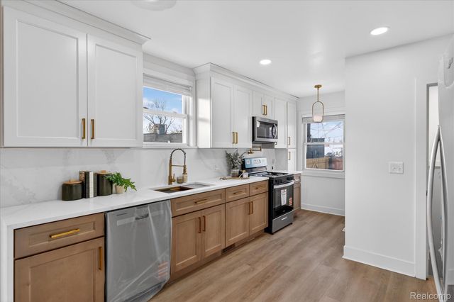 17127 Griggs Street, Detroit, MI 48221