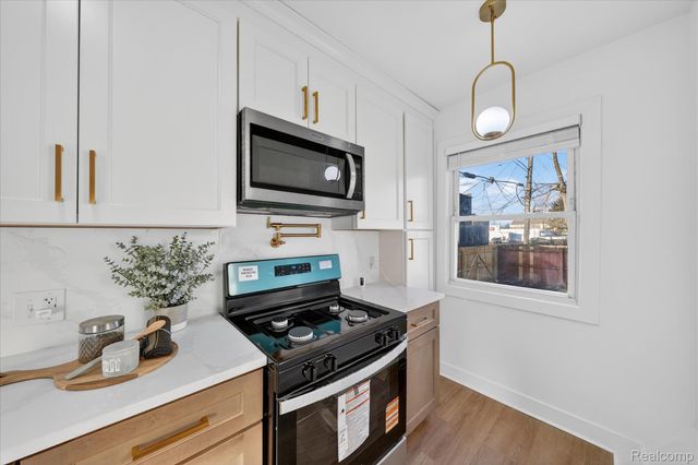 17127 Griggs Street, Detroit, MI 48221