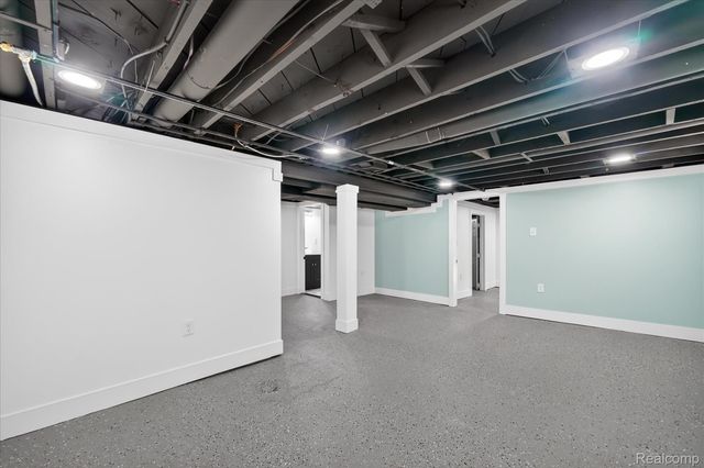 17127 Griggs Street, Detroit, MI 48221