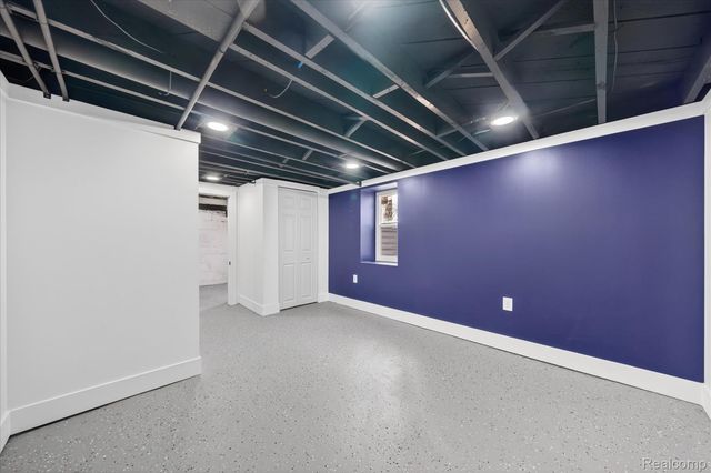 17127 Griggs Street, Detroit, MI 48221