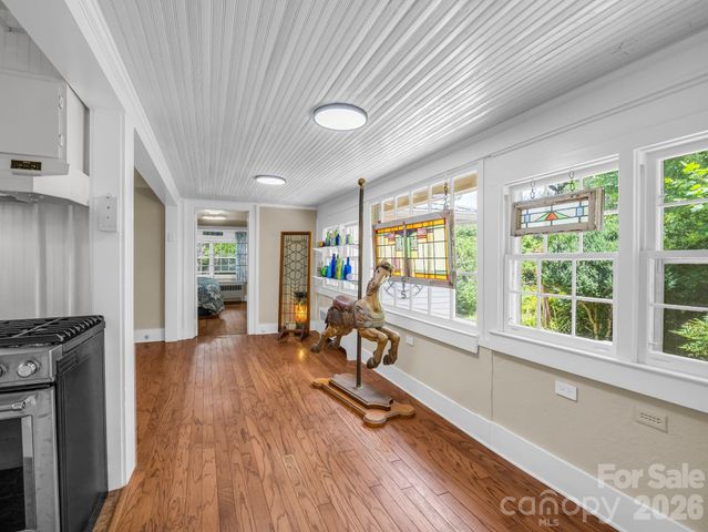 23 Sunset Drive, Black Mountain, NC 28711